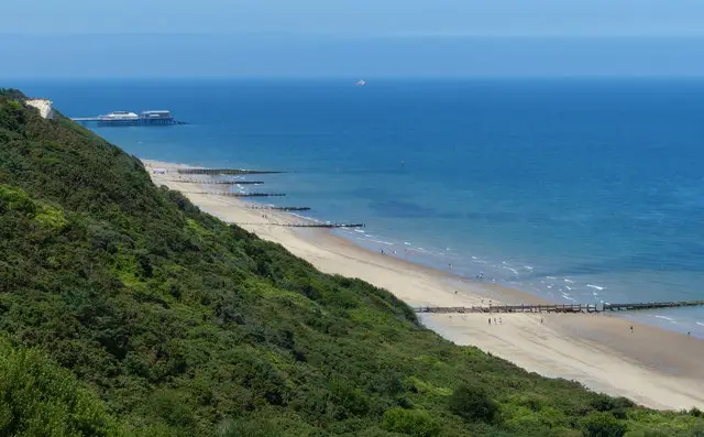 Norfolk_coastline_near_Cromer_-_geograph.org_.uk_-_5892959