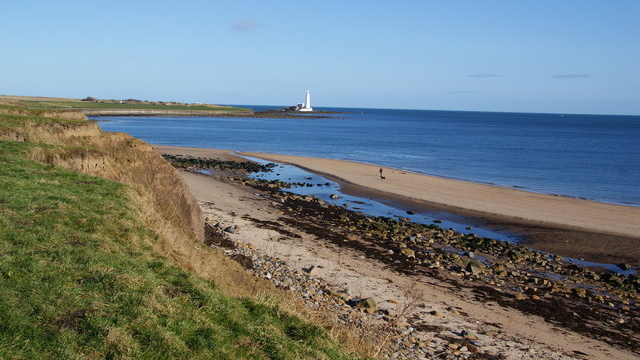 The_northern_end_of_the_beach_at_Whitley_Bay_-_geograph.org_.uk_-_1631940